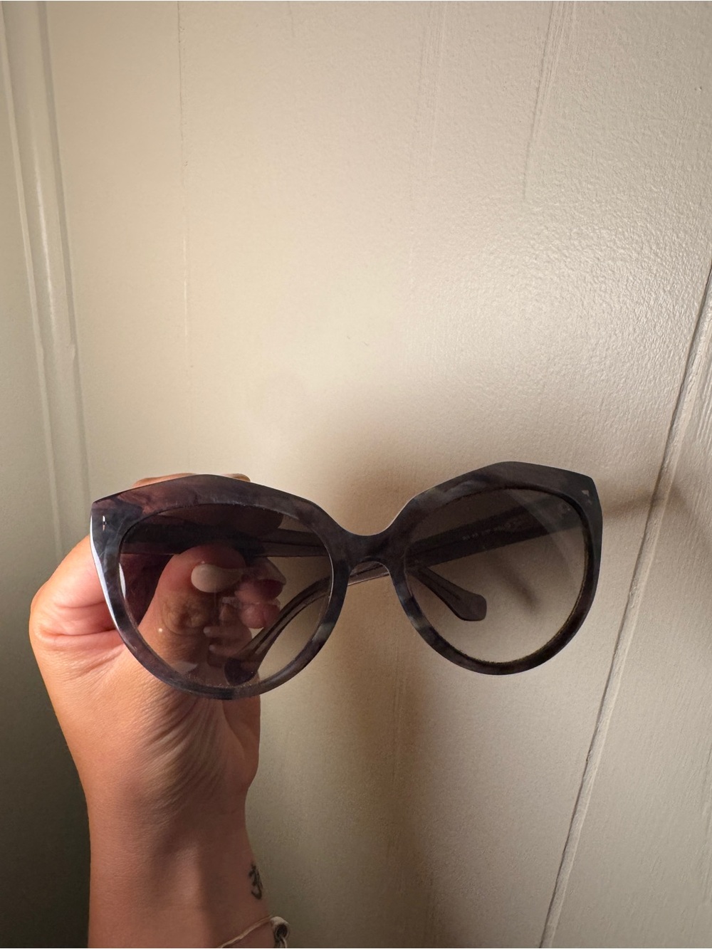 Balenciaga BA48 cat-eye Sunglasses - Picture 5 of 5